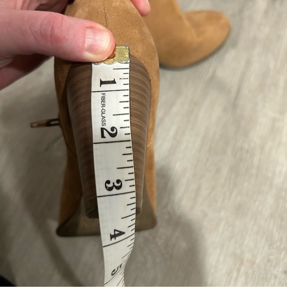 Old Navy Tan Faux Suede Ankle Block Heel Round Toe Booties Women’s Size 8 - Picture 9 of 9